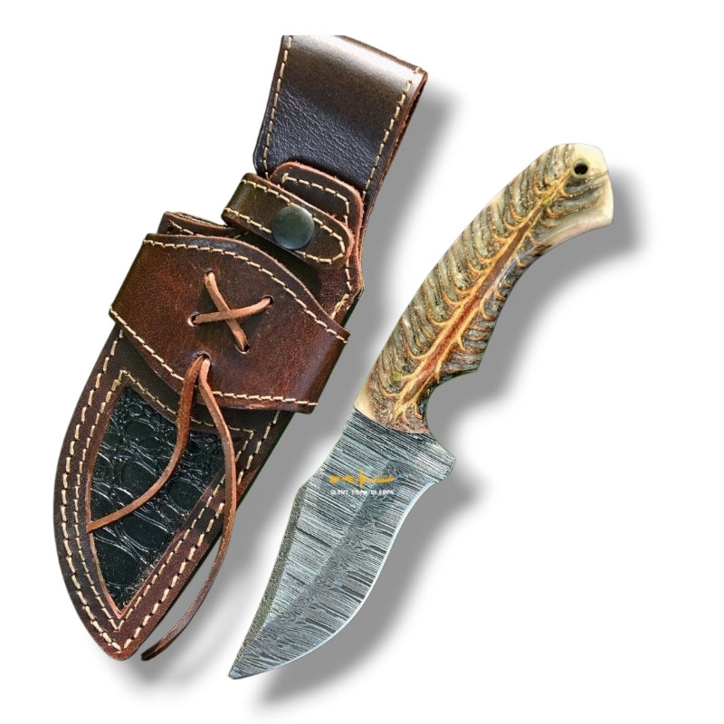 Damascus steel Skinner knife 