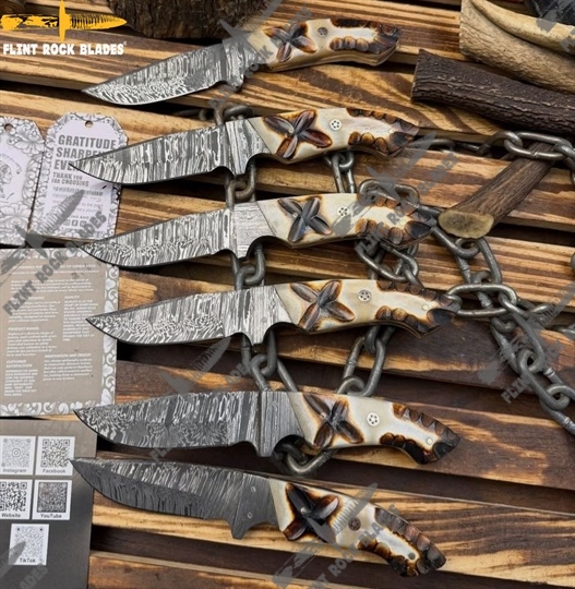 Damascus steel Skinner Knives 